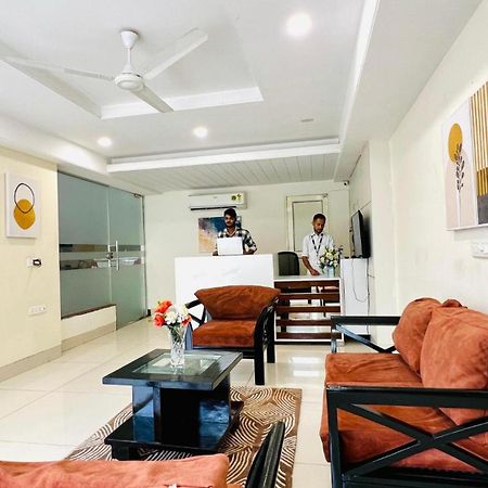 Bluo Studio2 Golf Course Road - Gym, Terrace Garden Gurgaon Luaran gambar