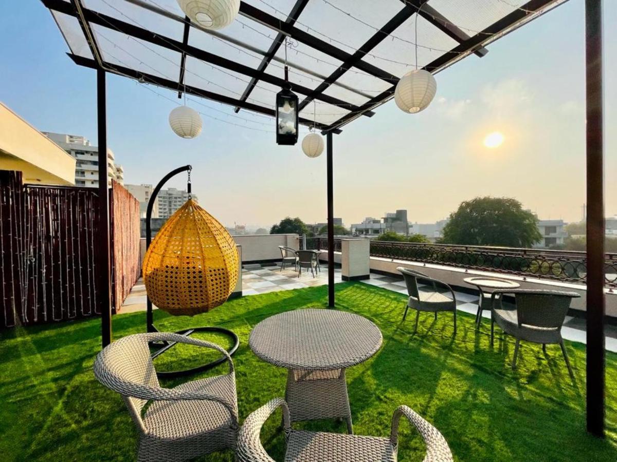 Bluo Studio2 Golf Course Road - Gym, Terrace Garden Gurgaon Luaran gambar