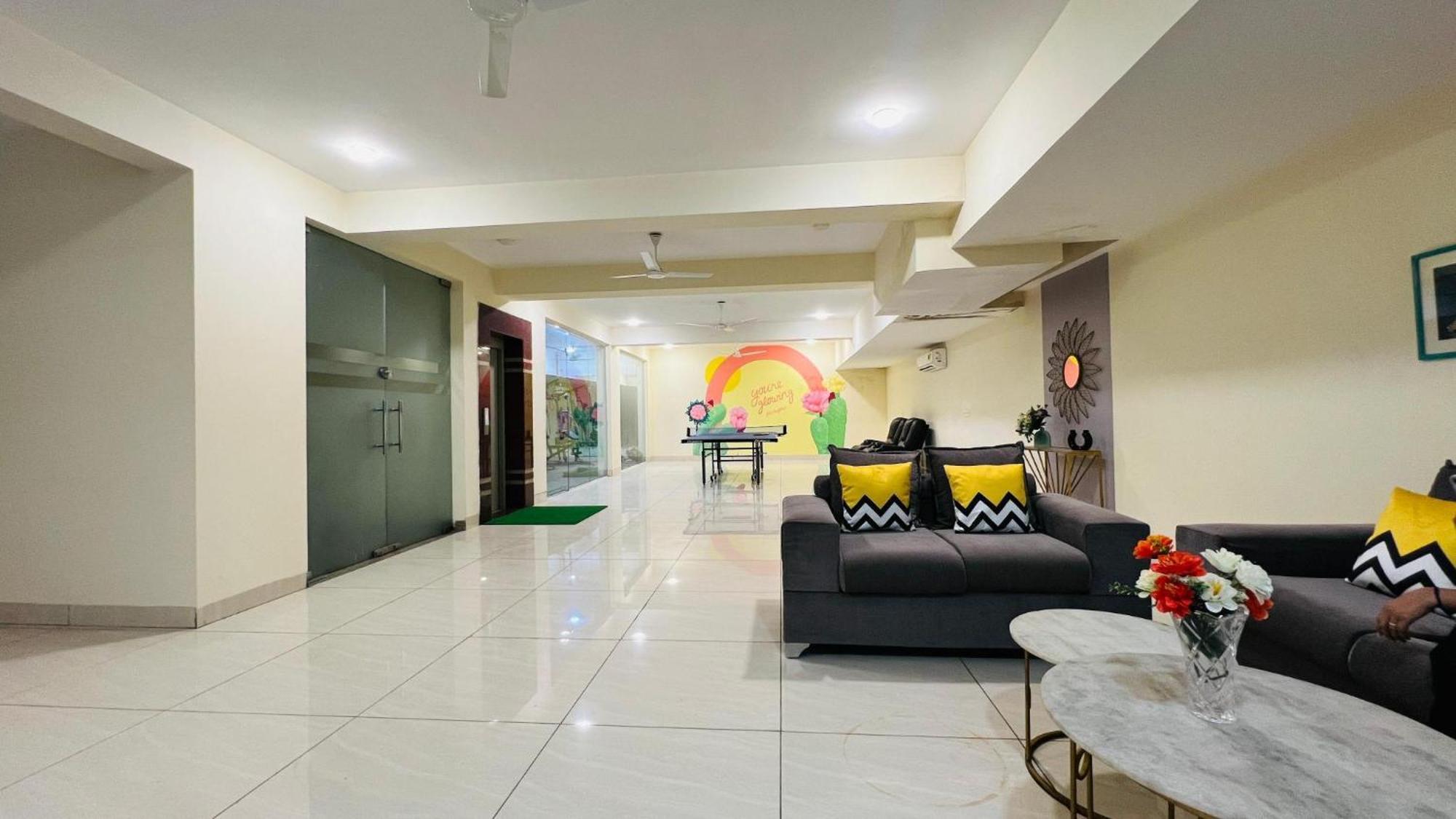 Bluo Studio2 Golf Course Road - Gym, Terrace Garden Gurgaon Luaran gambar