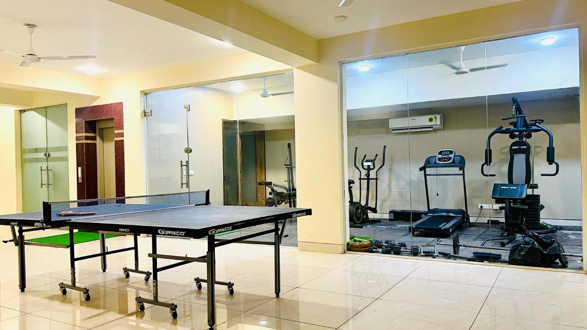 Bluo Studio2 Golf Course Road - Gym, Terrace Garden Gurgaon Luaran gambar